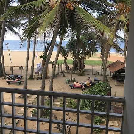 Dephani Beach Hotel Negombo Exteriör bild