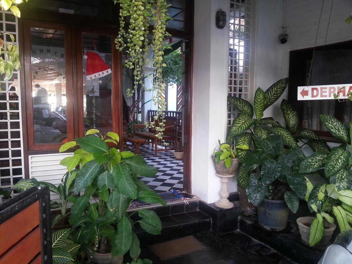 Dephani Beach Hotel Negombo Exteriör bild