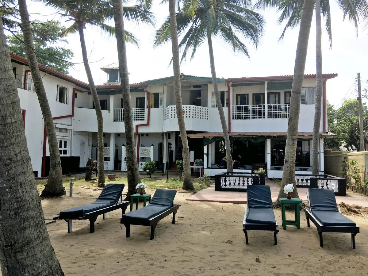 Dephani Beach Hotel Negombo Exteriör bild