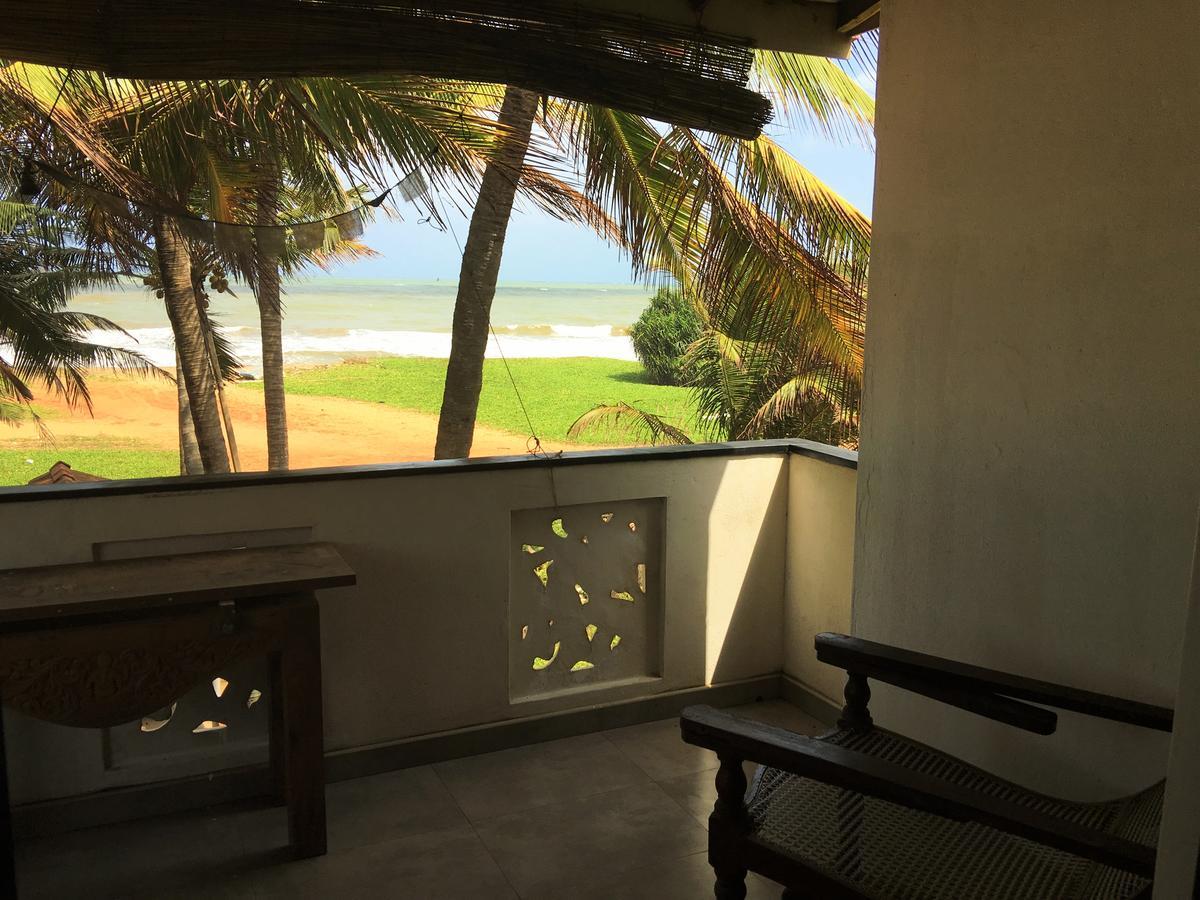 Dephani Beach Hotel Negombo Exteriör bild