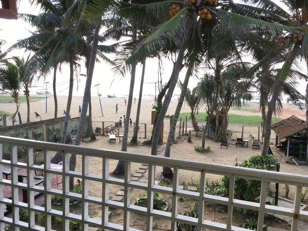 Dephani Beach Hotel Negombo Exteriör bild