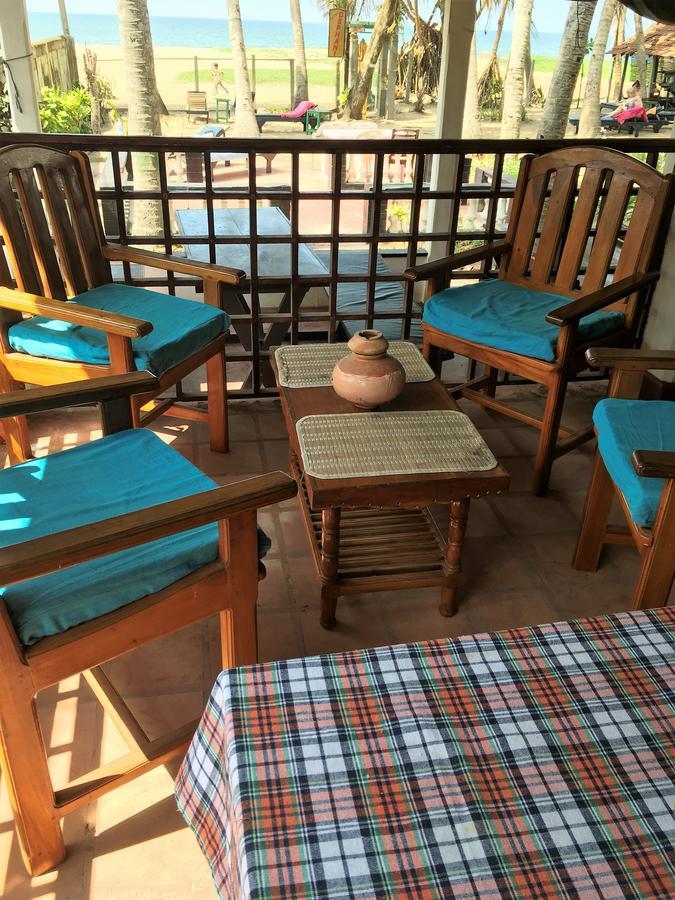 Dephani Beach Hotel Negombo Exteriör bild