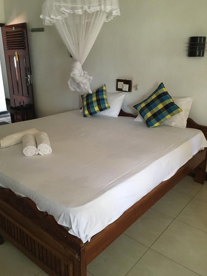 Dephani Beach Hotel Negombo Exteriör bild