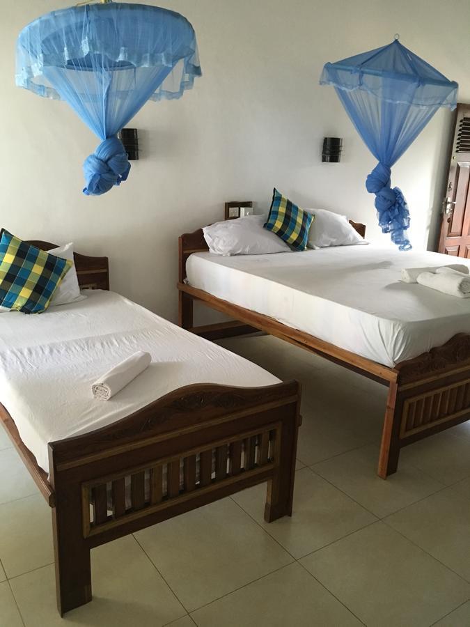 Dephani Beach Hotel Negombo Exteriör bild