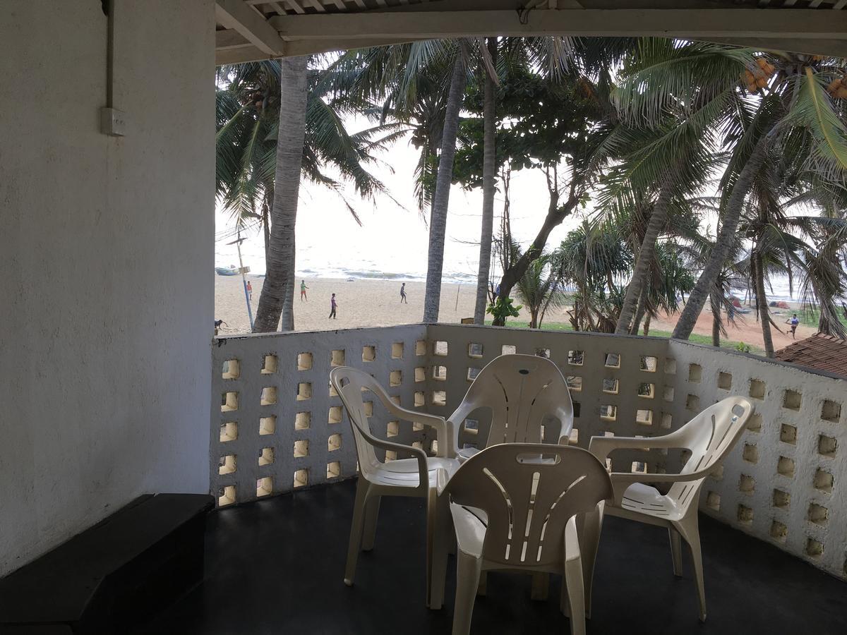 Dephani Beach Hotel Negombo Exteriör bild