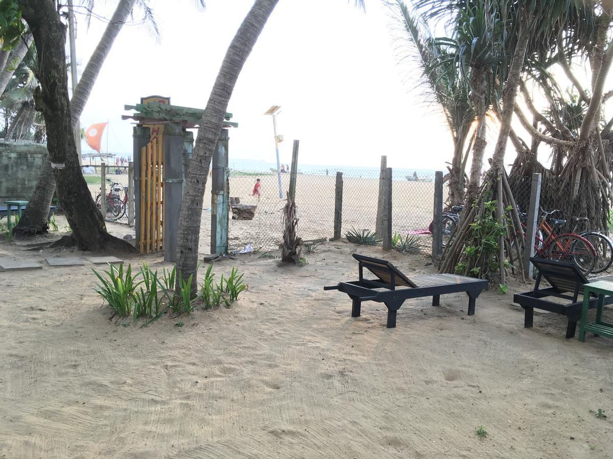 Dephani Beach Hotel Negombo Exteriör bild